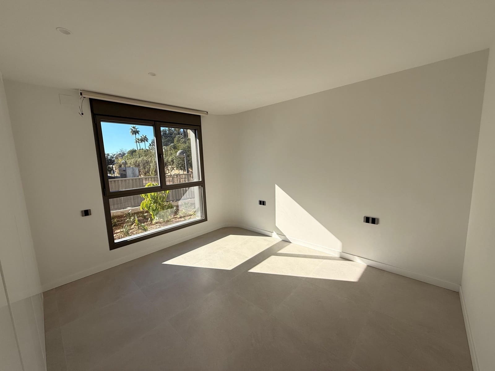 3 soverom Leilighet til salgs i New Golden Mile med svømmebasseng garasje - € 950 000 (Ref: 9647890)
