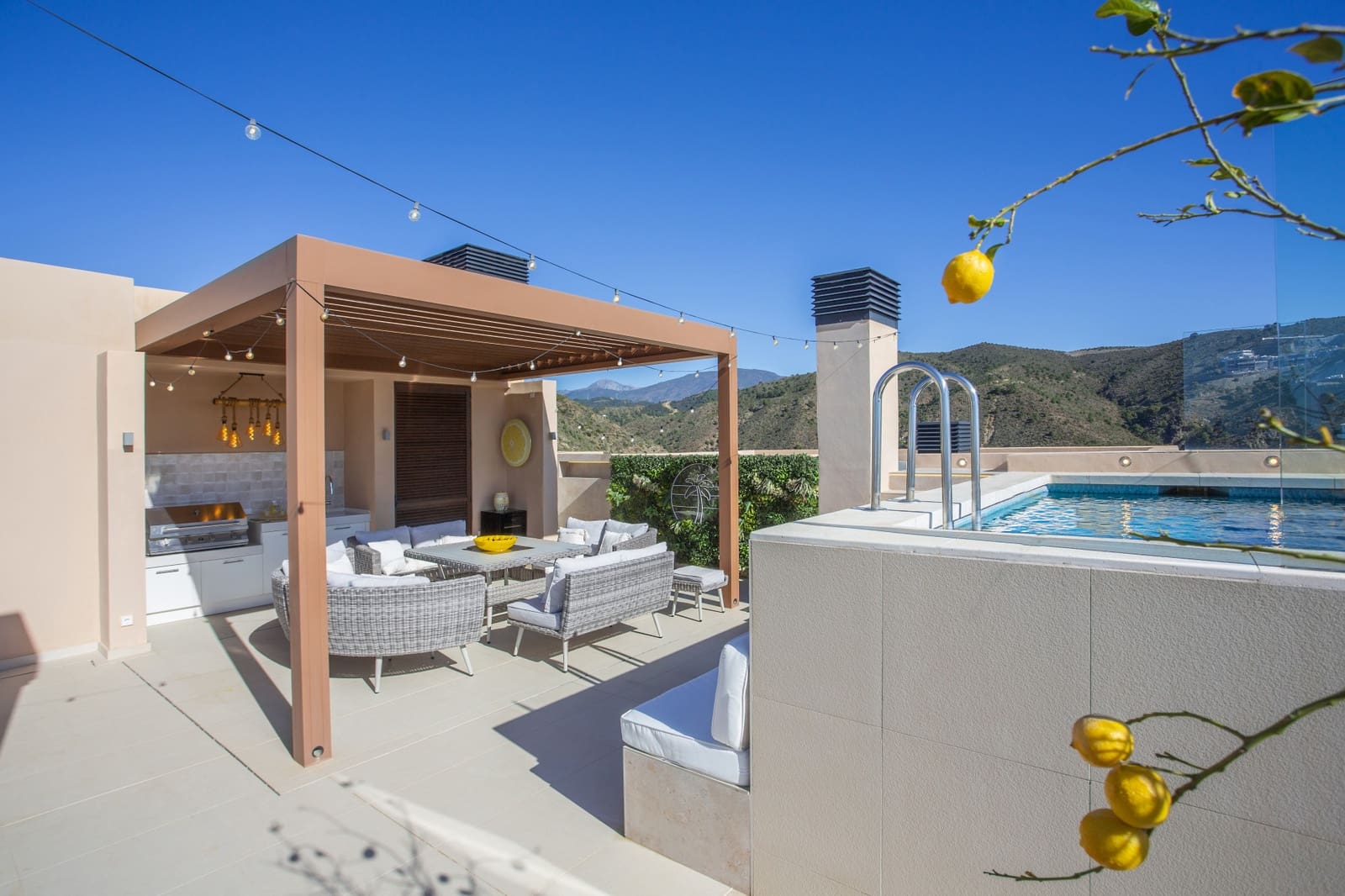 3 soveværelse Penthouse til salg i Benahavis med swimmingpool garage - € 1.595.000 (Ref: 9647891)