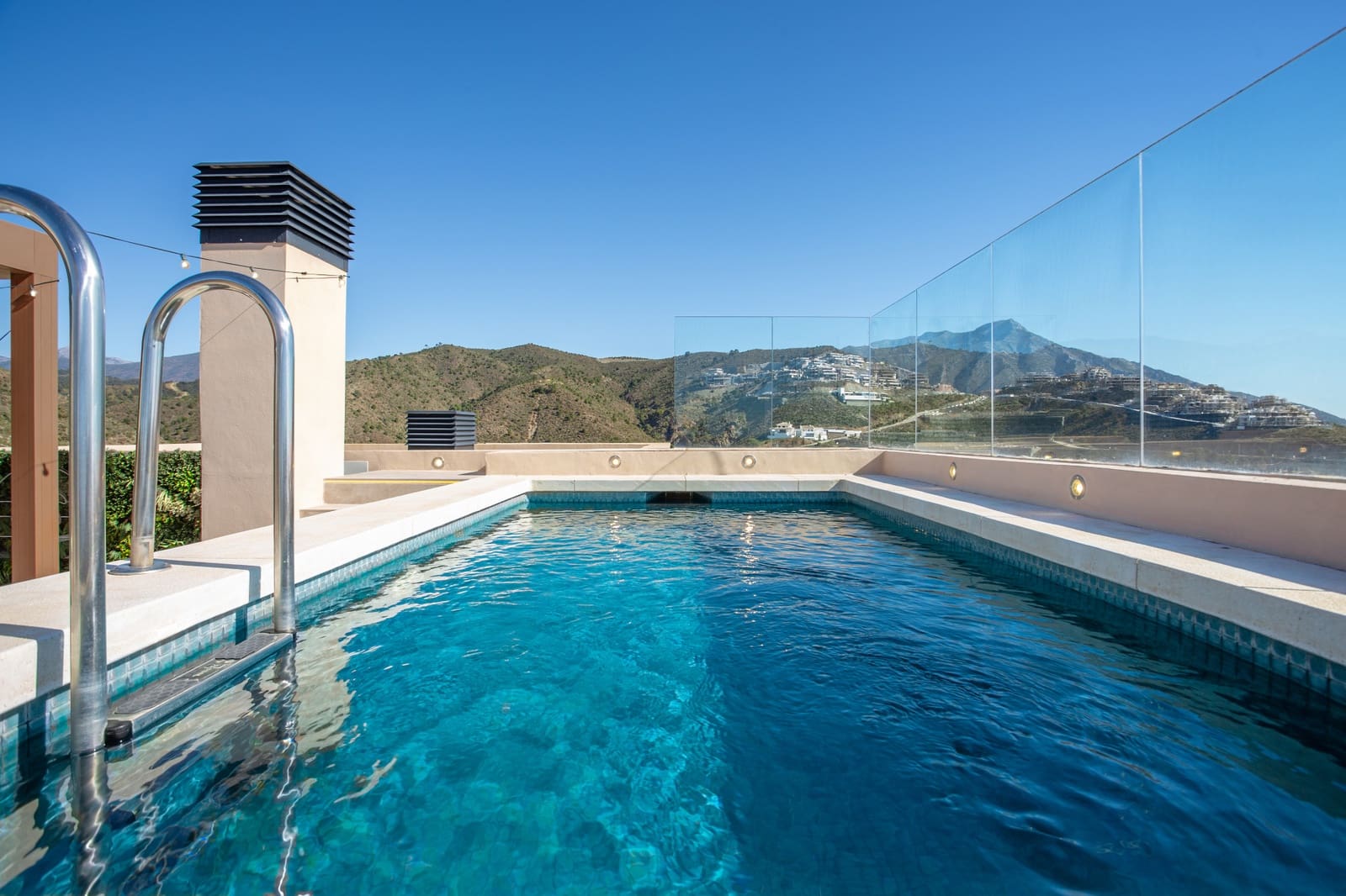 3 soveværelse Penthouse til salg i Benahavis med swimmingpool garage - € 1.595.000 (Ref: 9647891)