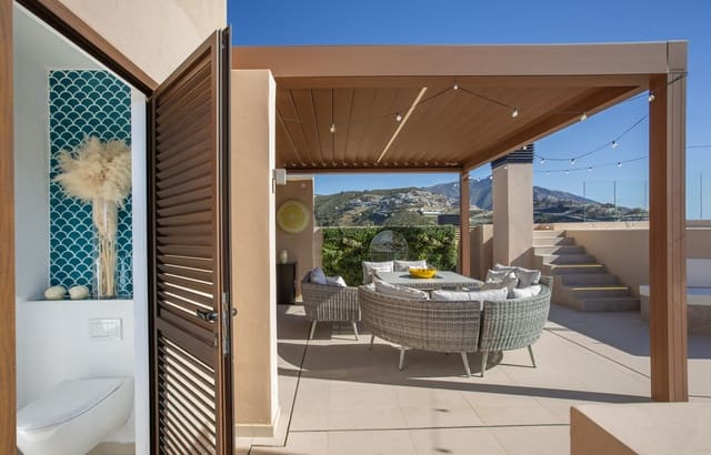 3 chambre Penthouse à vendre à Benahavís avec piscine garage - 1 495 000 € (Ref: 9647891)