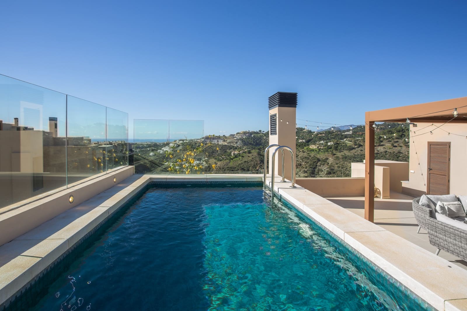 3 bedroom Penthouse for sale in Benahavis with pool garage - € 1,495,000 (Ref: 9647891)