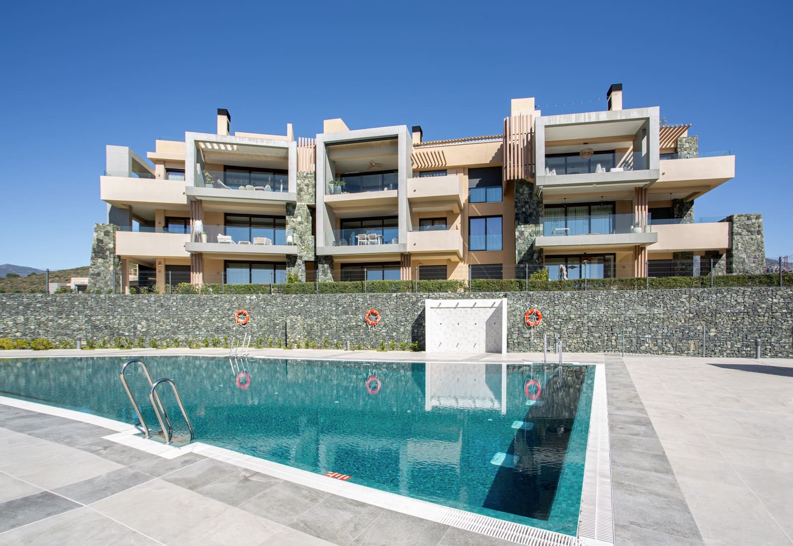 3 bedroom Penthouse for sale in Benahavis with pool garage - € 1,495,000 (Ref: 9647891)