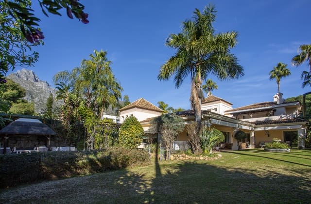 5 makuuhuone Huvila myytävänä paikassa Marbella mukana uima-altaan 
autotalli - 4 700 000 € (Ref: 9647892)