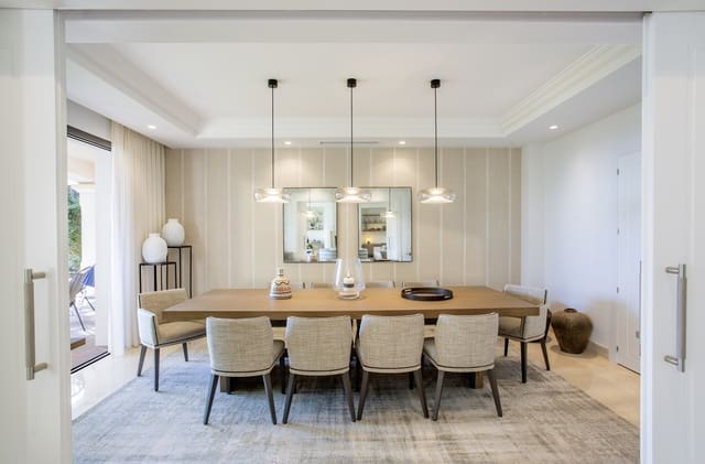 5 makuuhuone Huvila myytävänä paikassa Marbella mukana uima-altaan 
autotalli - 4 700 000 € (Ref: 9647892)