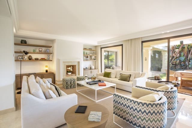 5 makuuhuone Huvila myytävänä paikassa Marbella mukana uima-altaan 
autotalli - 4 700 000 € (Ref: 9647892)