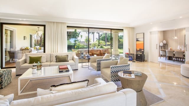 5 makuuhuone Huvila myytävänä paikassa Marbella mukana uima-altaan 
autotalli - 4 700 000 € (Ref: 9647892)