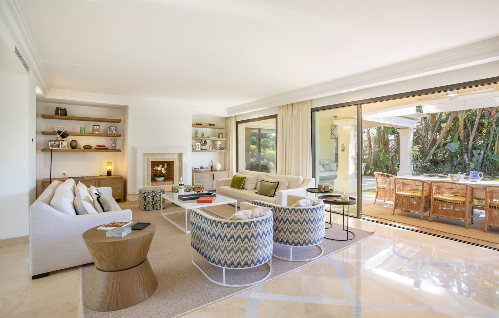 5 makuuhuone Huvila myytävänä paikassa Marbella mukana uima-altaan 
autotalli - 4 700 000 € (Ref: 9647892)