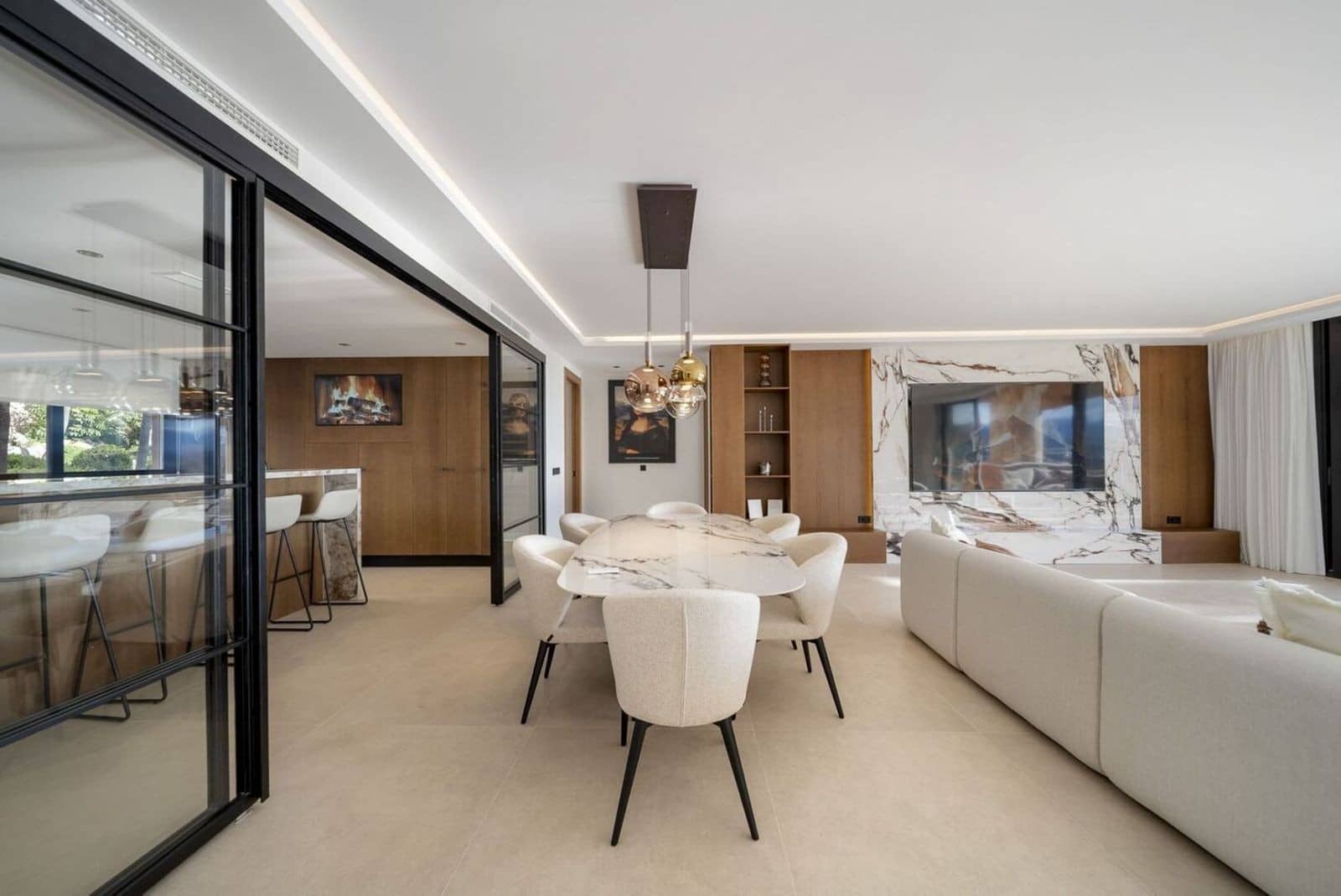 3 bedroom Apartment for sale in Nueva Andalucia with pool garage - € 1,650,000 (Ref: 9655793)