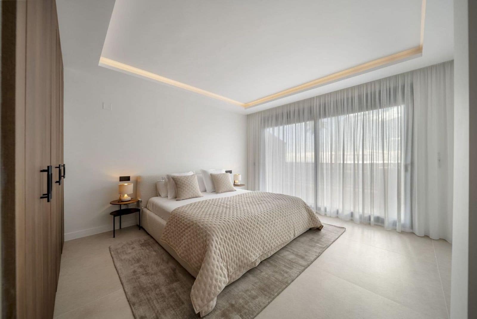 3 bedroom Apartment for sale in Nueva Andalucia with pool garage - € 1,650,000 (Ref: 9655793)