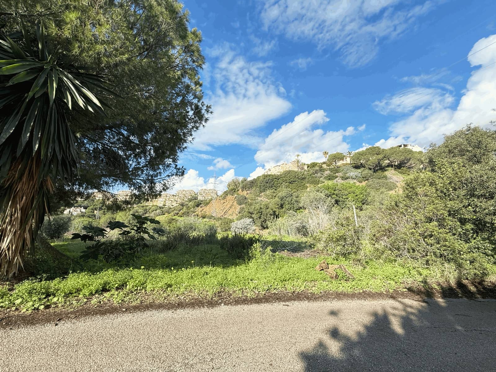 Building Plot for sale in Marbella - € 400,000 (Ref: 9663631)