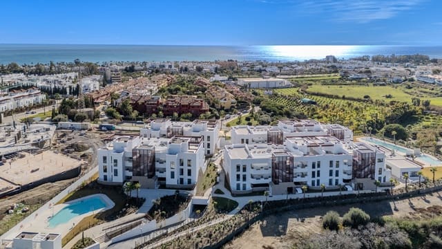 3 bedroom Apartment for sale in Cancelada, Estepona with pool garage - € 675,000 (Ref: 9663633)