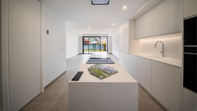 3 bedroom Apartment for sale in Cancelada, Estepona with pool garage - € 675,000 (Ref: 9663633)