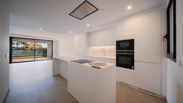 3 bedroom Apartment for sale in Cancelada, Estepona with pool garage - € 675,000 (Ref: 9663633)