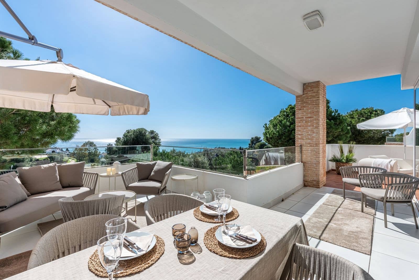 4 sypialnia Willa na sprzedaż w Benalmadena Costa z basenem garażem - 1 295 000 € (Ref: 9670250)