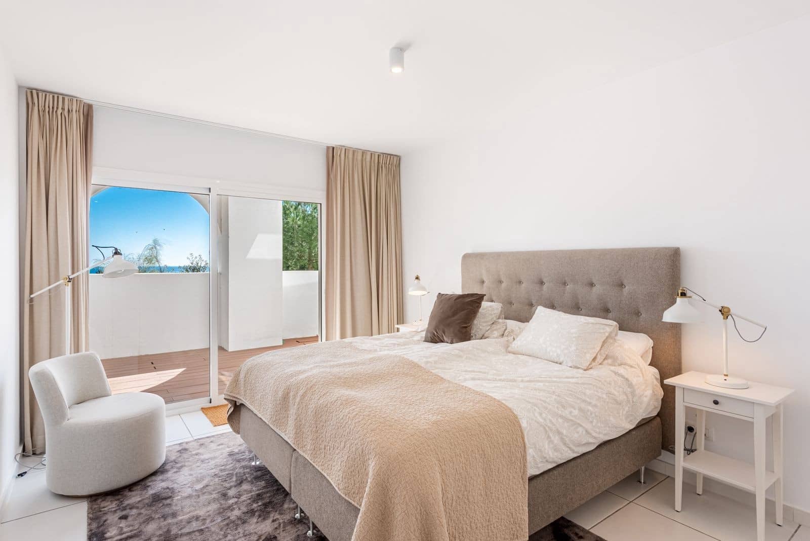 4 sypialnia Willa na sprzedaż w Benalmadena Costa z basenem garażem - 1 295 000 € (Ref: 9670250)