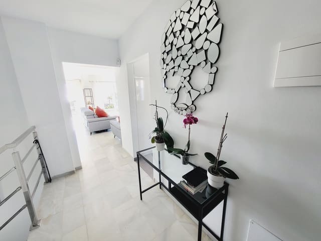 Chalet de 4 habitaciones en Riviera del Sol, Mijas en venta con piscina garaje - 1.200.000 € (Ref: 9670251)