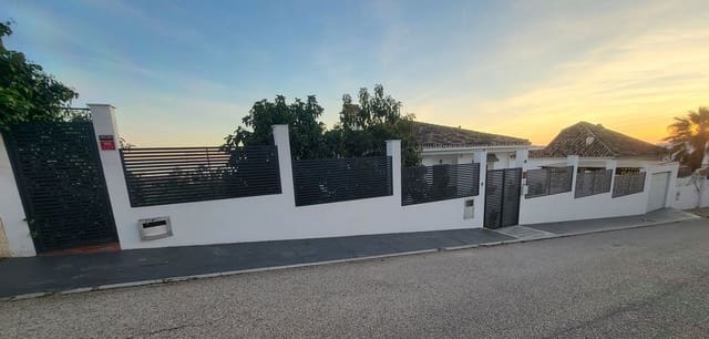 Chalet de 4 habitaciones en Riviera del Sol, Mijas en venta con piscina garaje - 1.200.000 € (Ref: 9670251)
