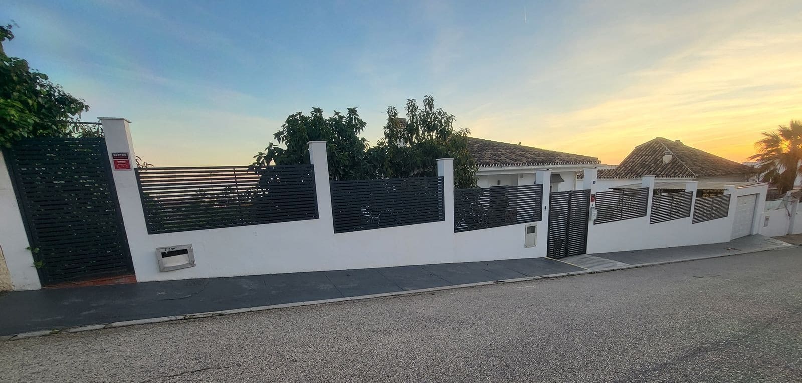 Chalet de 4 habitaciones en Riviera del Sol en venta con piscina garaje - 1.200.000 € (Ref: 9670251)