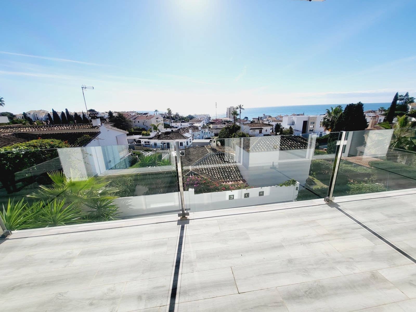 Chalet de 4 habitaciones en Riviera del Sol en venta con piscina garaje - 1.200.000 € (Ref: 9670251)
