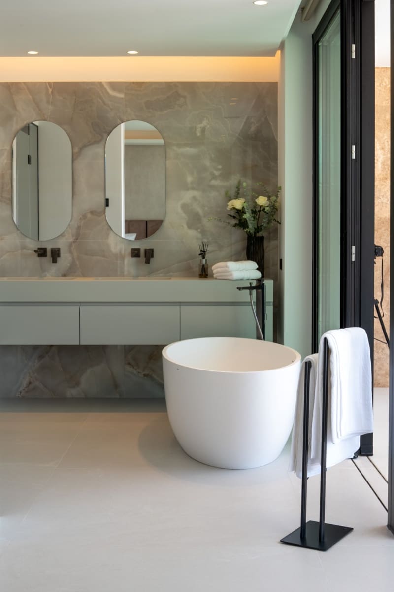 5 sypialnia Willa na sprzedaż w Marbella z basenem garażem - 4 700 000 € (Ref: 9686210)