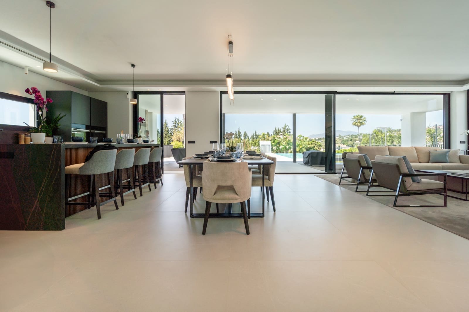 5 sypialnia Willa na sprzedaż w Marbella z basenem garażem - 4 700 000 € (Ref: 9686210)