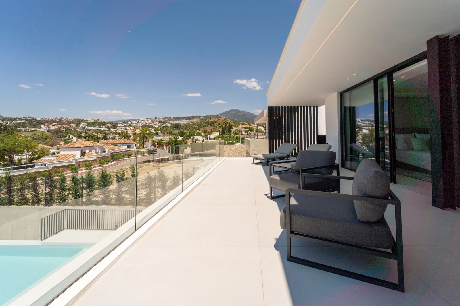 5 sypialnia Willa na sprzedaż w Marbella z basenem garażem - 4 700 000 € (Ref: 9686210)