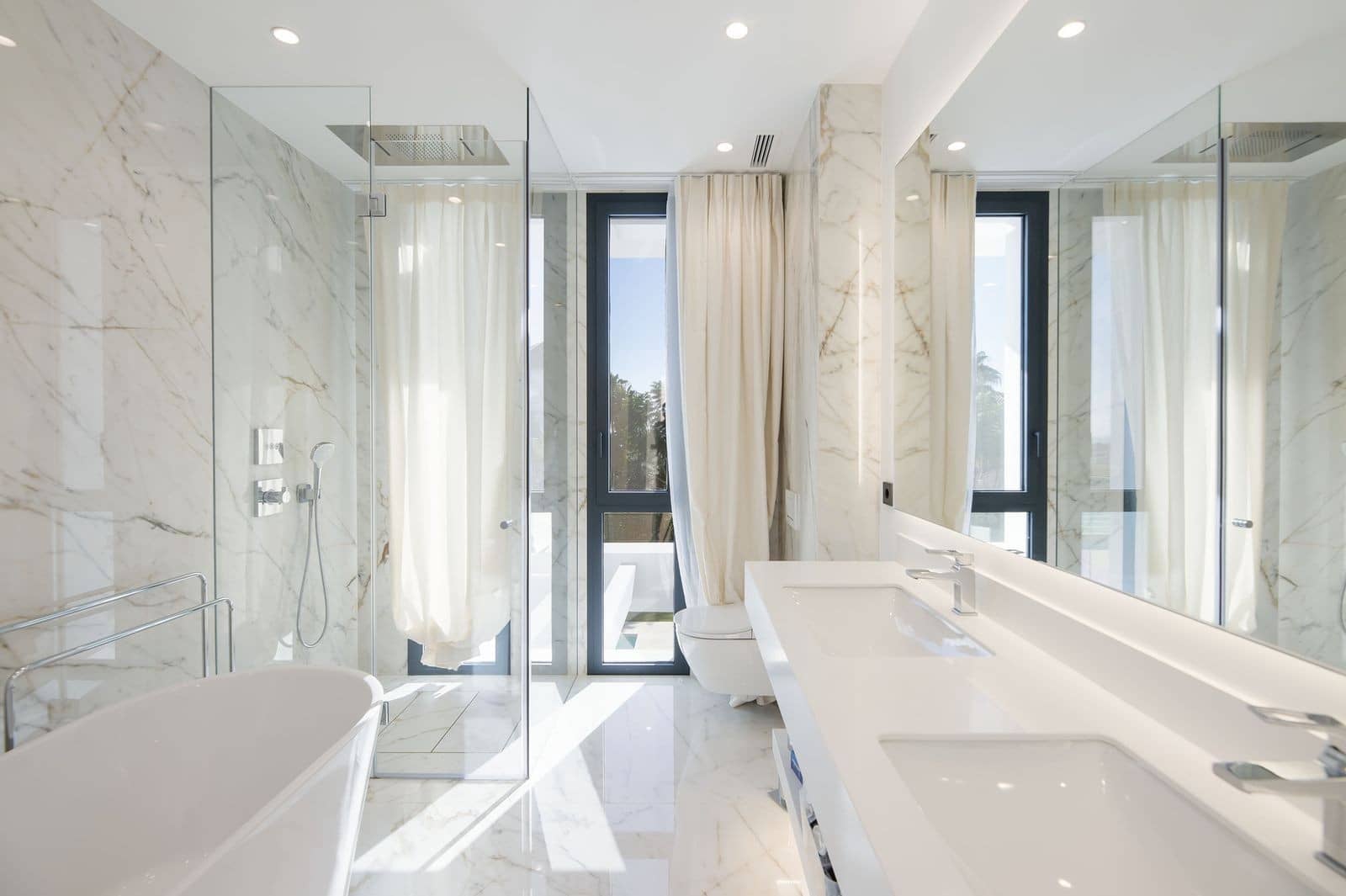 5 sypialnia Willa na sprzedaż w Los Flamingos z basenem garażem - 4 750 000 € (Ref: 9695083)