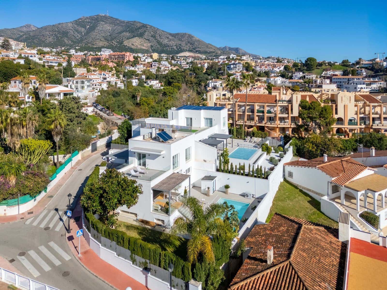 Chalet de 5 habitaciones en Fuengirola en venta con piscina garaje - 1.380.000 € (Ref: 9695085)