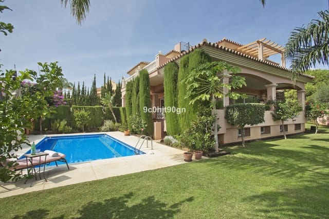 Chalet de 5 habitaciones en Marbella en venta con piscina garaje - 2.495.000 € (Ref: 9695086)