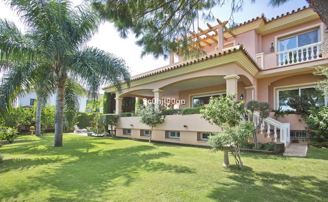 Chalet de 5 habitaciones en Marbella en venta con piscina garaje - 2.495.000 € (Ref: 9695086)
