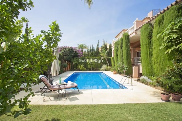 Chalet de 5 habitaciones en Marbella en venta con piscina garaje - 2.495.000 € (Ref: 9695086)