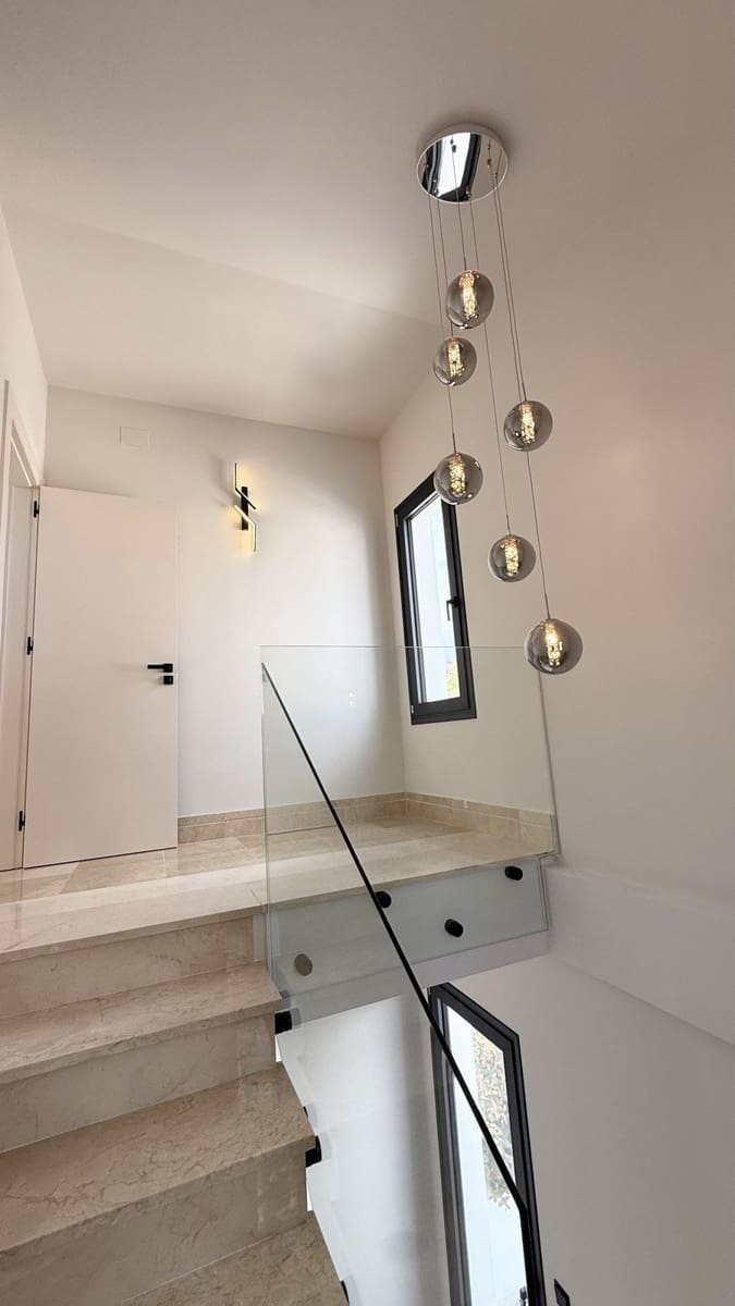 5 bedroom Villa for sale in Nueva Andalucia with pool garage - € 2,200,000 (Ref: 9695087)