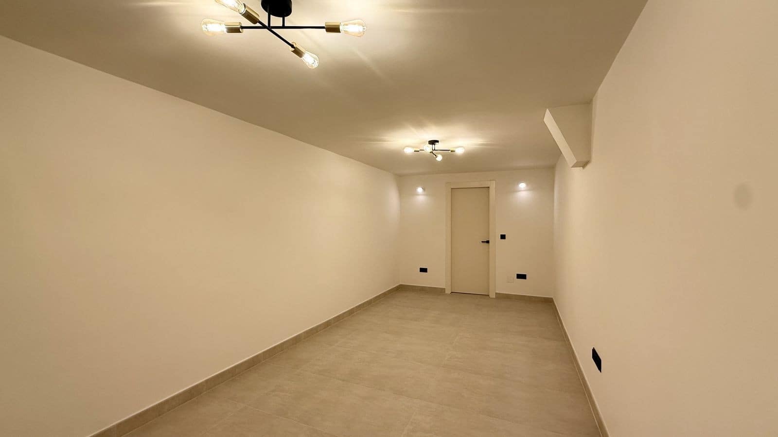 5 bedroom Villa for sale in Nueva Andalucia with pool garage - € 2,200,000 (Ref: 9695087)