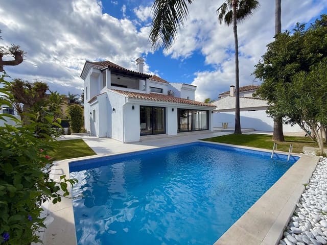 Chalet de 5 habitaciones en Nueva Andalucia, Marbella en venta con piscina garaje - 2.200.000 € (Ref: 9695087)