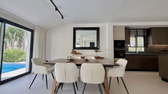 Chalet de 5 habitaciones en Nueva Andalucia, Marbella en venta con piscina garaje - 2.200.000 € (Ref: 9695087)