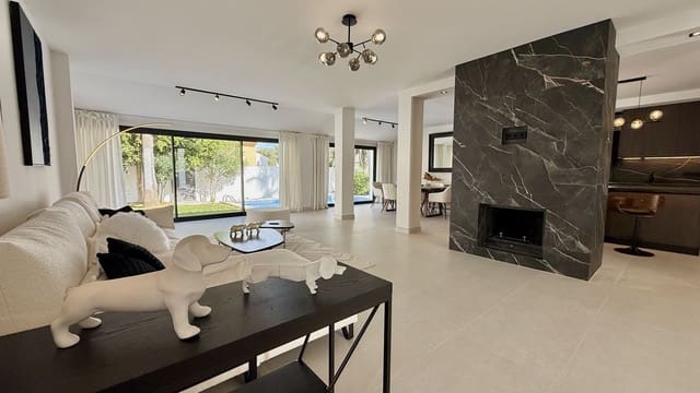 Chalet de 5 habitaciones en Nueva Andalucia, Marbella en venta con piscina garaje - 2.200.000 € (Ref: 9695087)