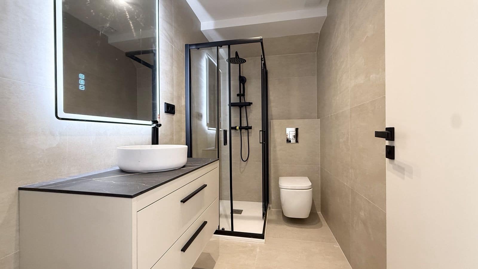 5 bedroom Villa for sale in Nueva Andalucia with pool garage - € 2,200,000 (Ref: 9695087)