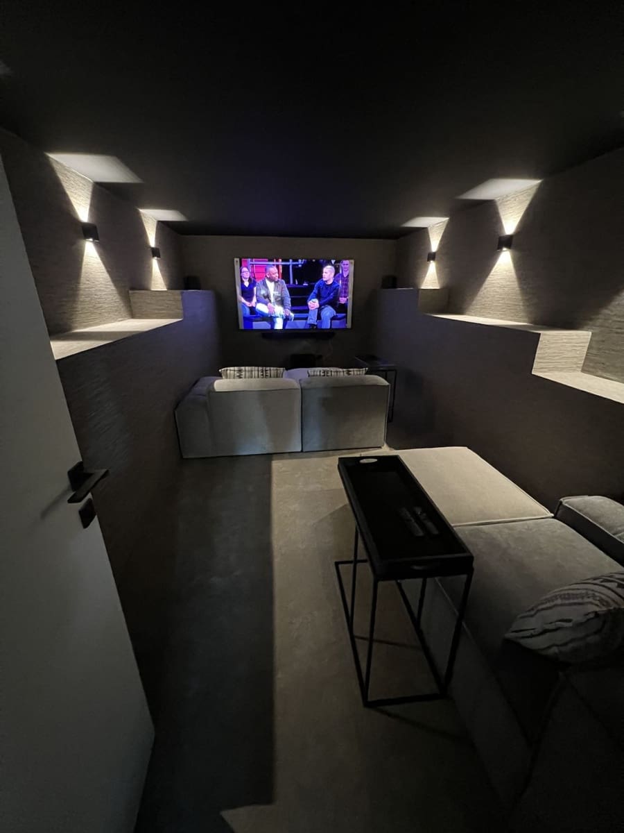 4 bedroom Villa for sale in Nueva Andalucia with pool garage - € 1,595,000 (Ref: 9695088)