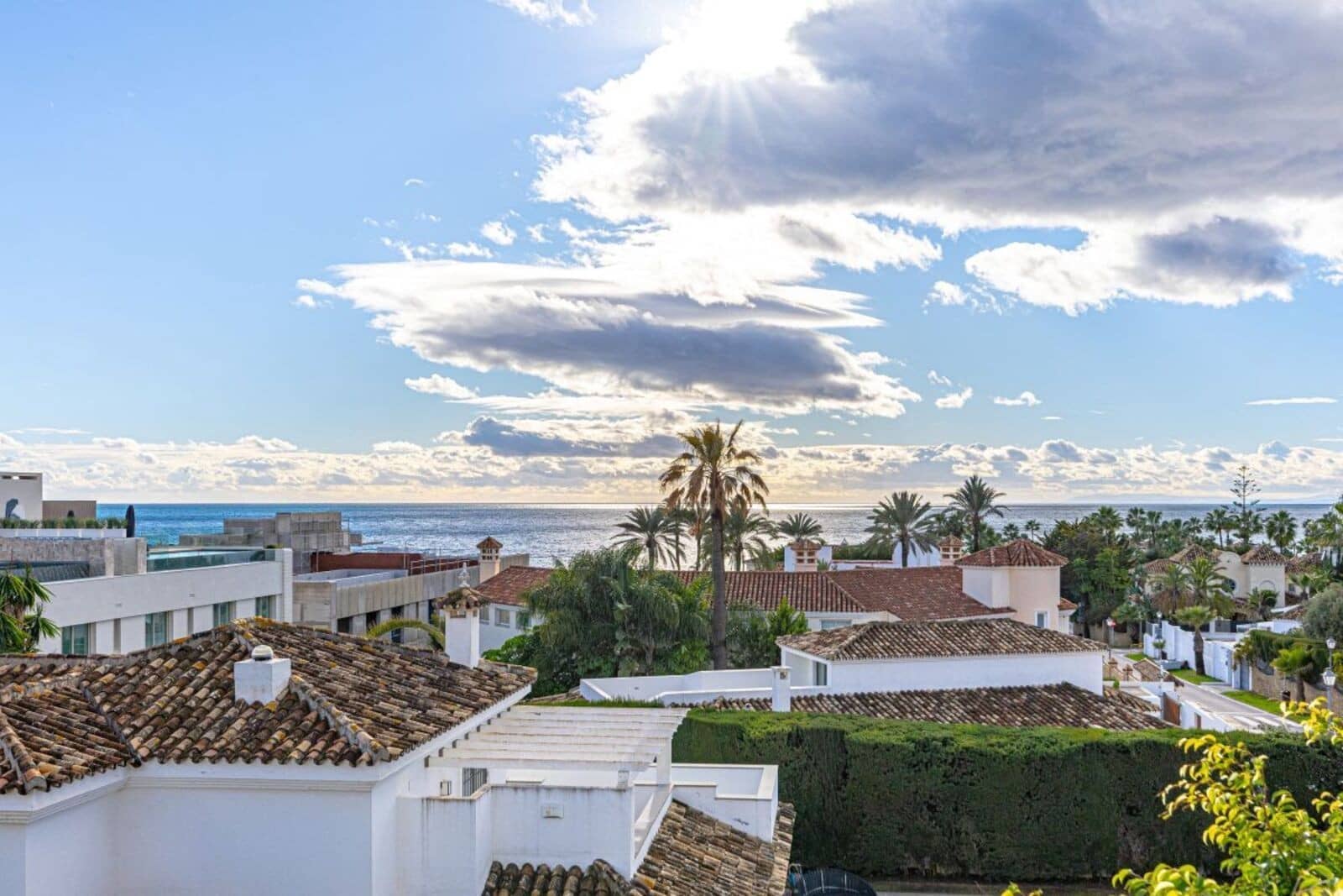 5 bedroom Villa for sale in Marbella with pool garage - € 2,495,000 (Ref: 9695089)