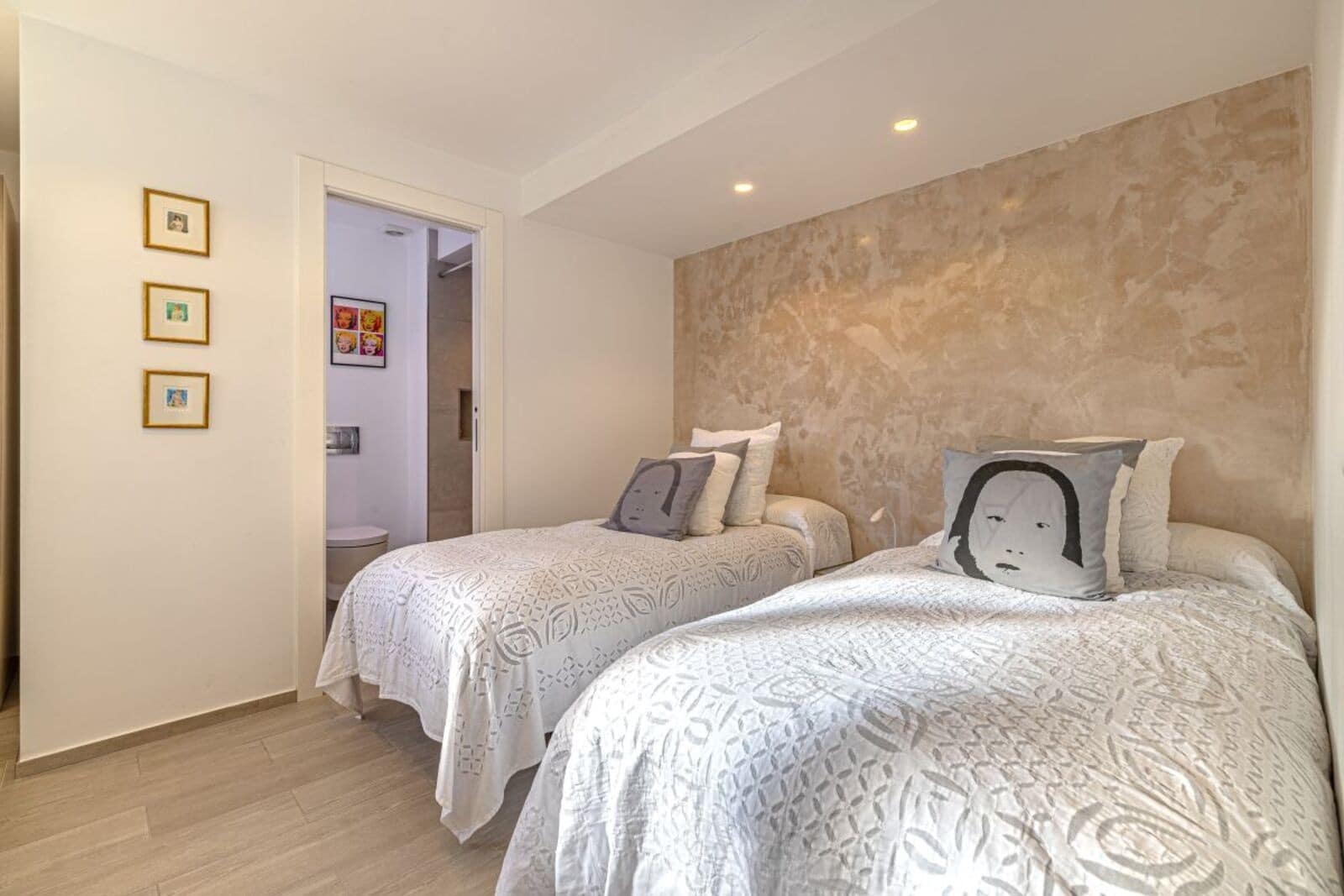 5 bedroom Villa for sale in Marbella with pool garage - € 2,495,000 (Ref: 9695089)