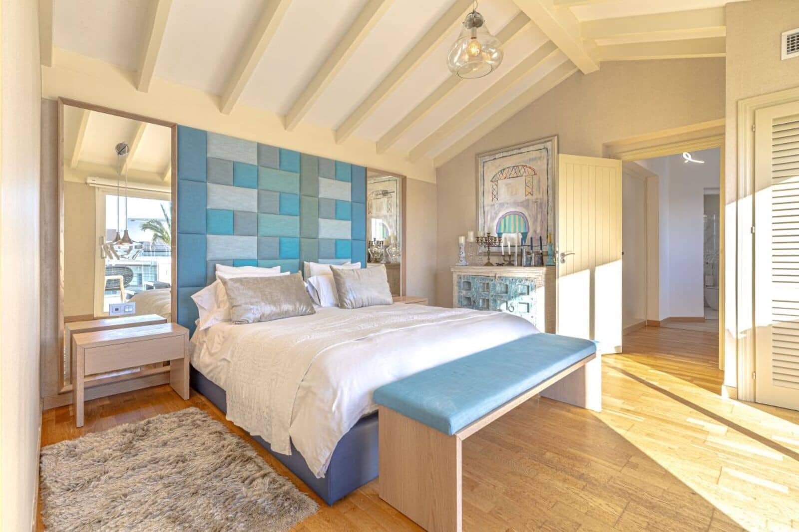 5 bedroom Villa for sale in Marbella with pool garage - € 2,495,000 (Ref: 9695089)