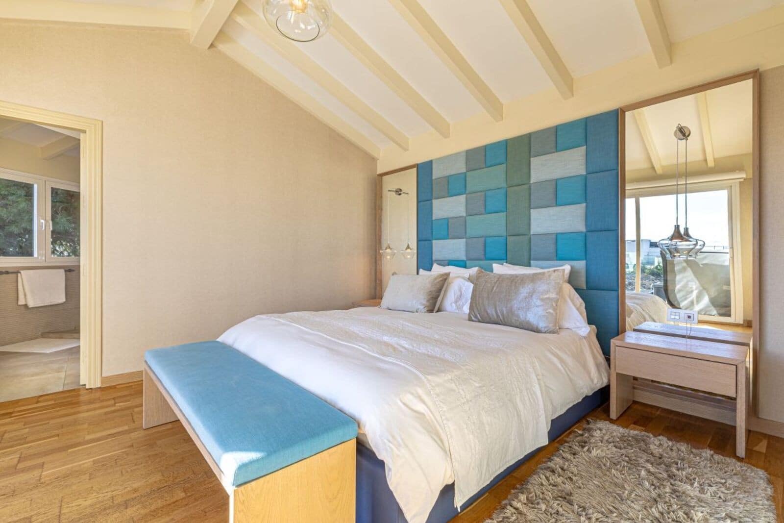 5 bedroom Villa for sale in Marbella with pool garage - € 2,495,000 (Ref: 9695089)