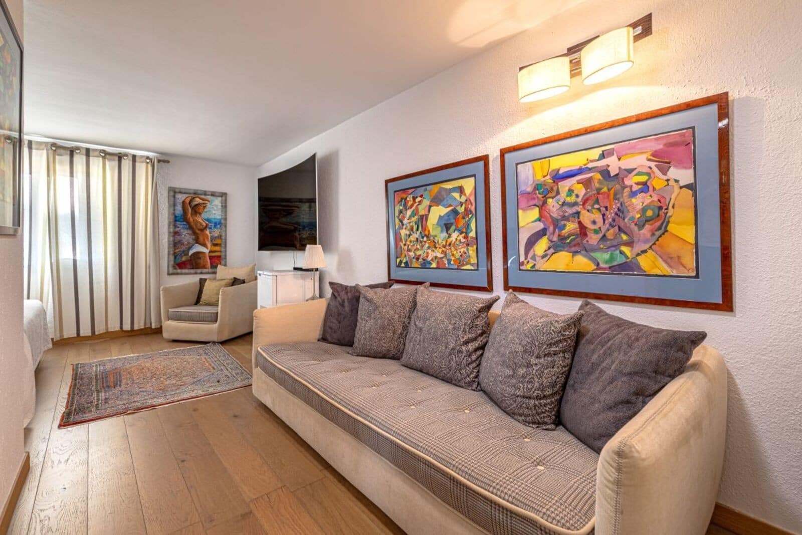 5 bedroom Villa for sale in Marbella with pool garage - € 2,495,000 (Ref: 9695089)