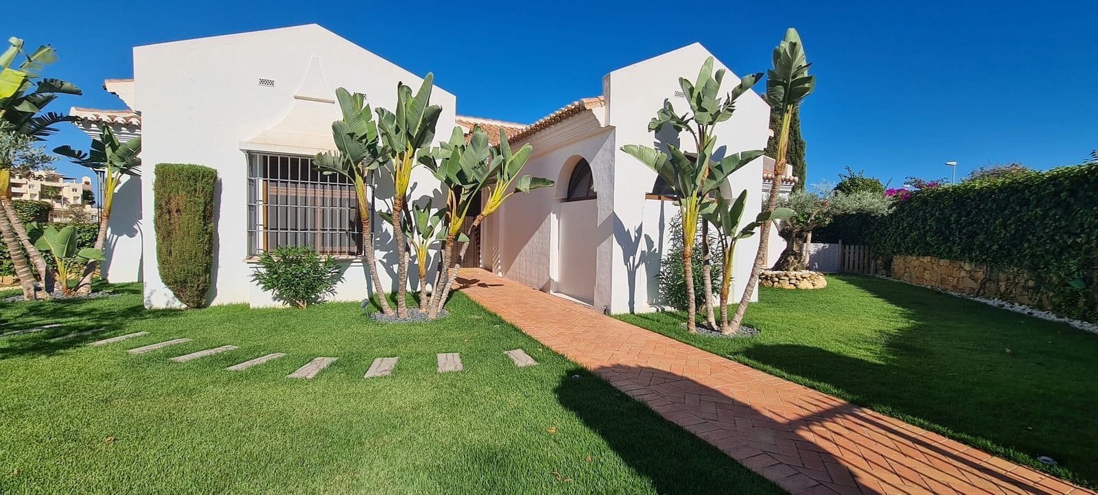 3 Zimmer Villa zu verkaufen in Mijas Costa mit Pool Garage - 1.350.000 € (Ref: 9695090)