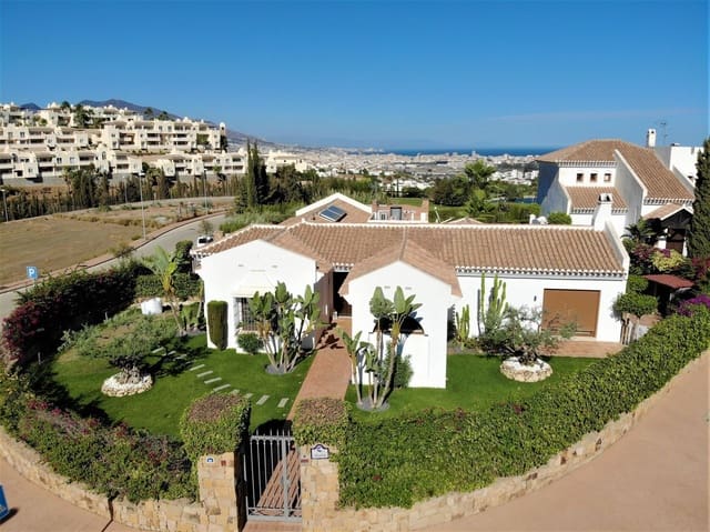 3 sypialnia Willa na sprzedaż w Mijas Costa, Mijas z basenem garażem - 1 350 000 € (Ref: 9695090)