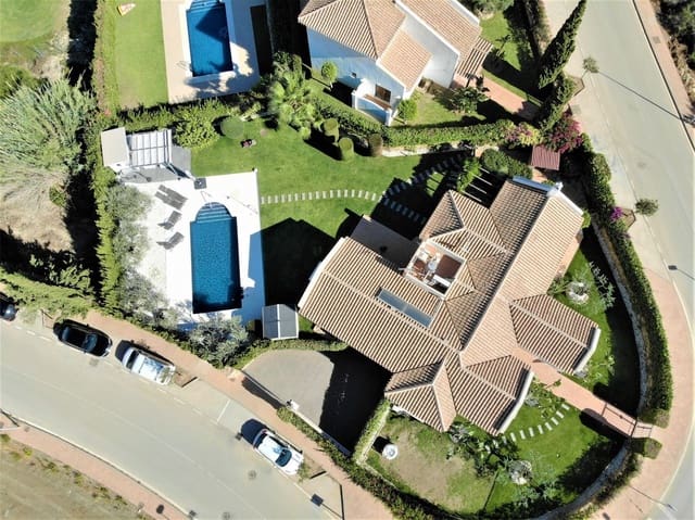3 sypialnia Willa na sprzedaż w Mijas Costa, Mijas z basenem garażem - 1 350 000 € (Ref: 9695090)