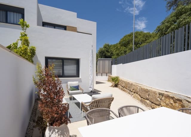 4 sovrum Hus till salu i Marbella med pool garage - 940 000 € (Ref: 9695091)