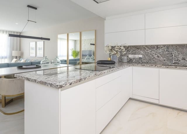 4 sovrum Hus till salu i Marbella med pool garage - 940 000 € (Ref: 9695091)