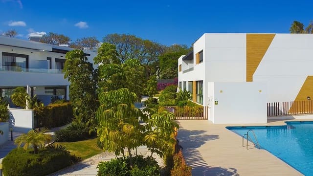 4 sovrum Hus till salu i Marbella med pool garage - 940 000 € (Ref: 9695091)