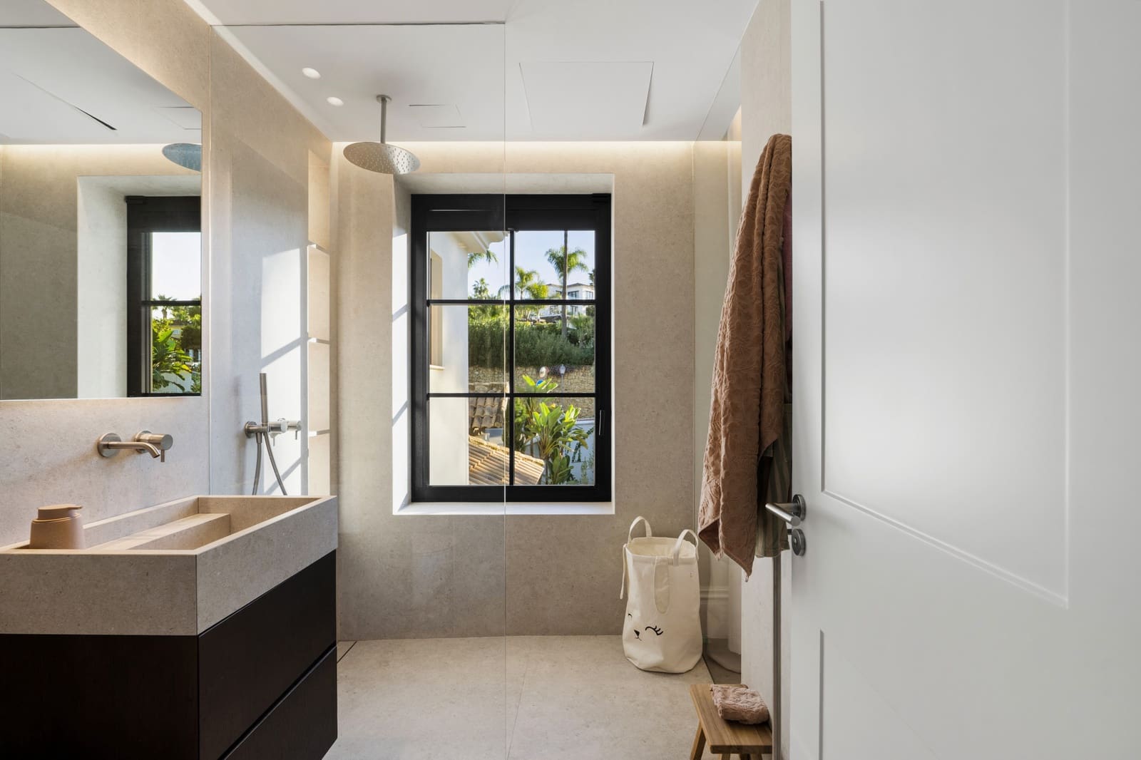 6 bedroom Villa for sale in Nueva Andalucia with pool garage - € 5,695,000 (Ref: 9695092)